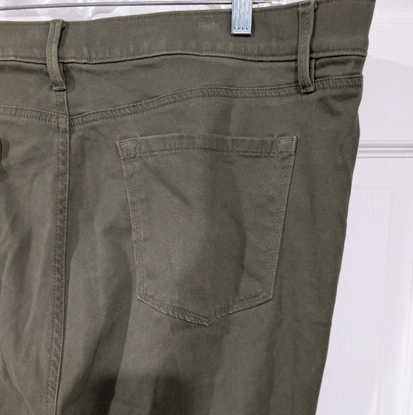 LOFT Outlet Olive Green High Rise Leggings in Size 16 - Picture 8 of 13